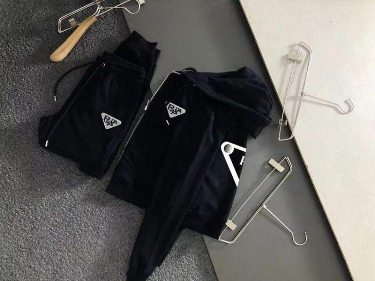 Picture of Prada Sweater Suits _SKUPradaM-5XLkdtn18742294
